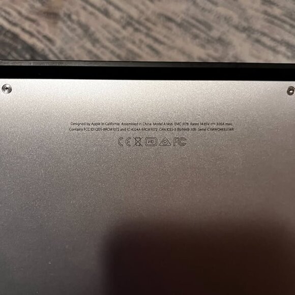 MacBook Air 2017 i5 13 inch - Picture 5 of 7